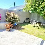 Private 2 Bed Guest Suite With Garden