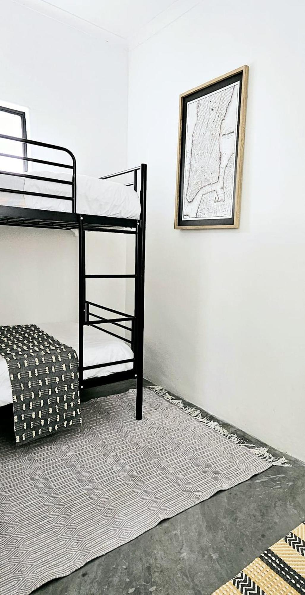 Private 2 Bed Guest With Garden Cape Town