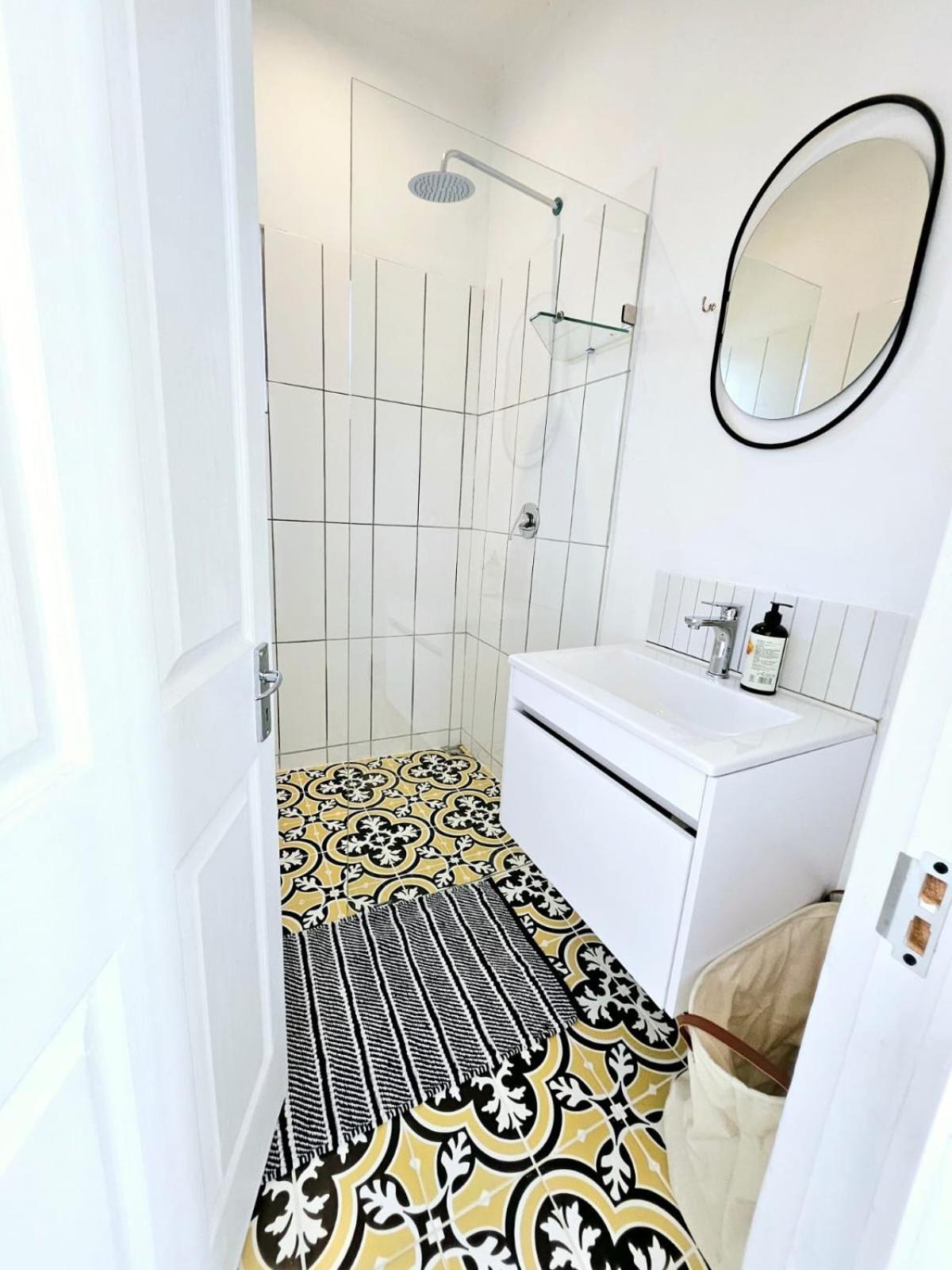 Private 2 Bed Guest With Garden Apartment Cape Town